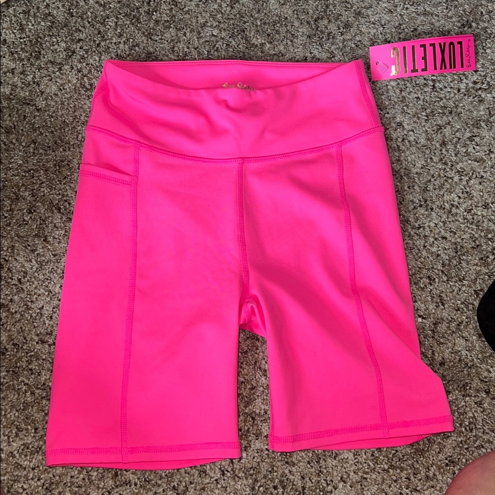 Lilly Pulitzer Luxletic Weekender High Rise Pink Isle 6” women’s athletic short